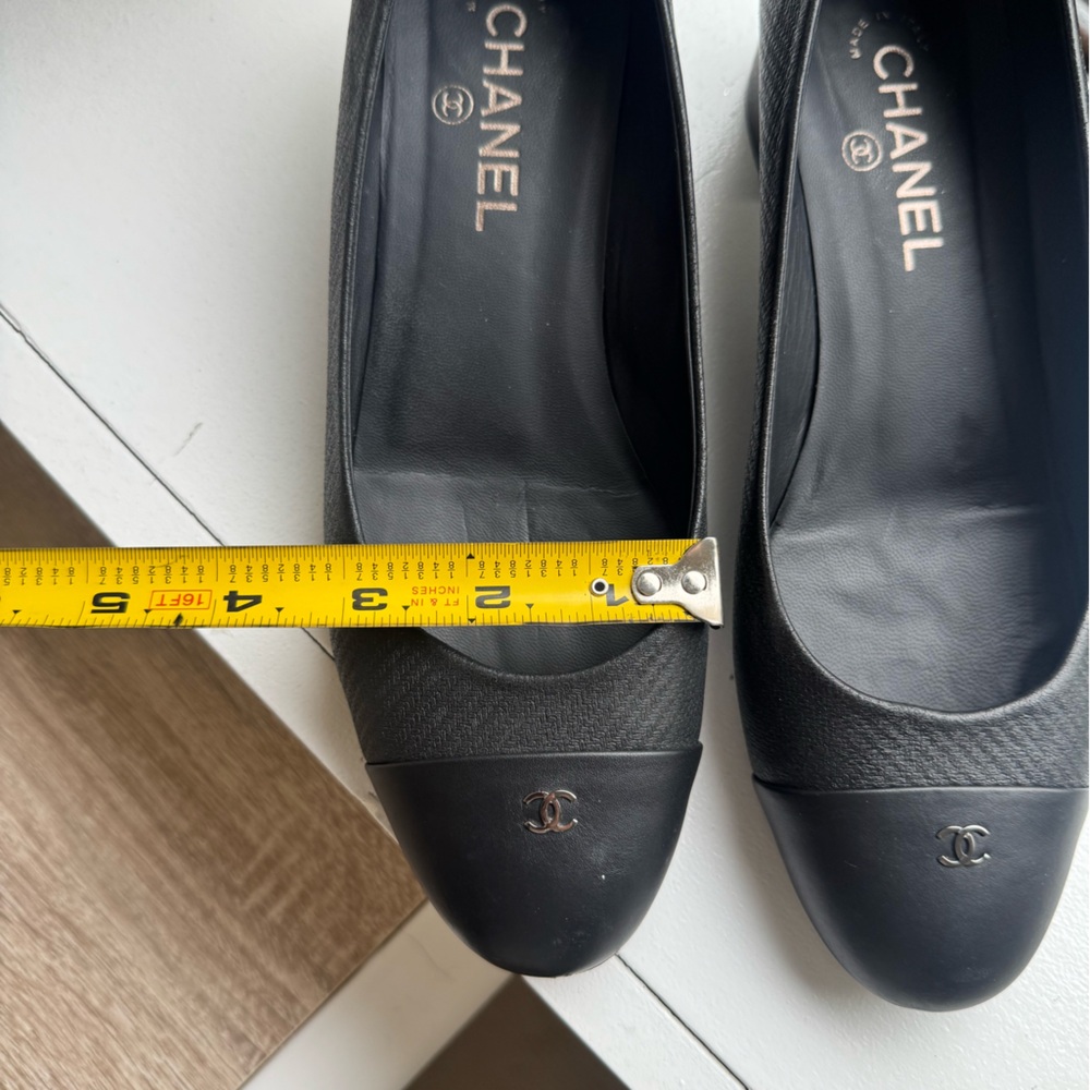 CHANEL cap toe black pumps - Picture 10 of 16